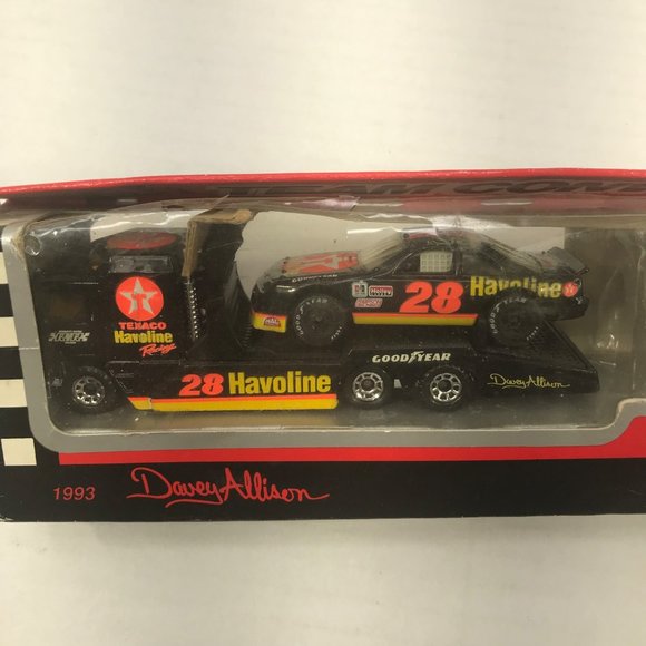 Matchbox 1993 Davey Allison #28 Havoline Tractor Trailer With Two Race Cars - Picture 3 of 11